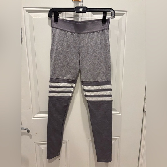 Bombshell Sportswear Light Grey  Sock Leggings - Picture 1 of 3